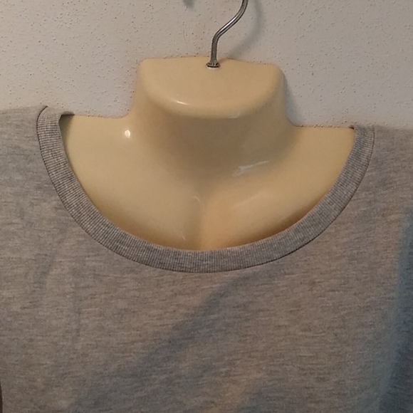 COLSIE Ladies Plus Size 3X Gray Crop Sweatshirt - Picture 2 of 8